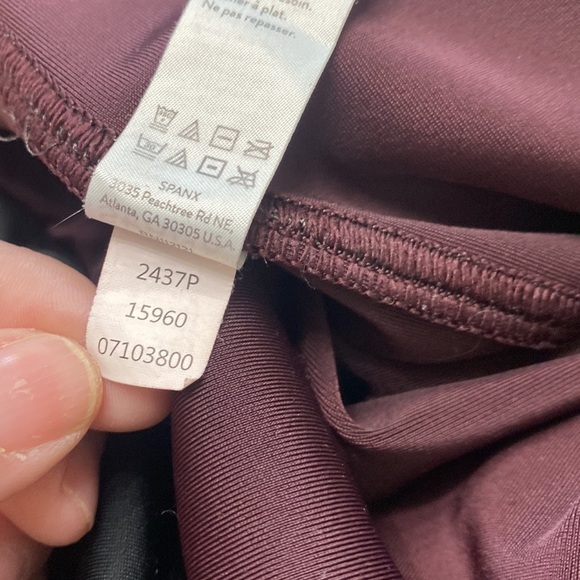 Spanx faux leather leggings size 2X.Purple - Picture 10 of 12